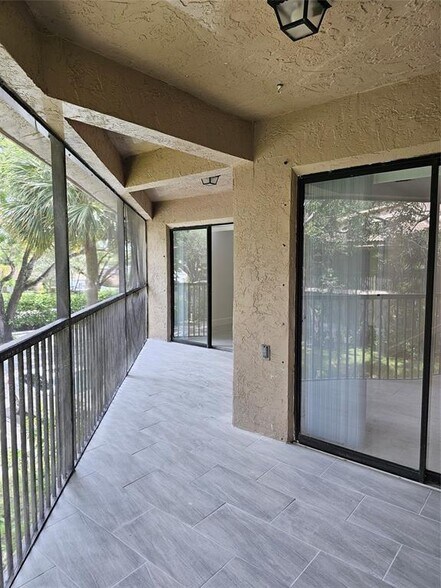 Building Photo - 9557 NW 2nd Pl