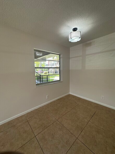 Dining area - 1210 Old Boynton Rd