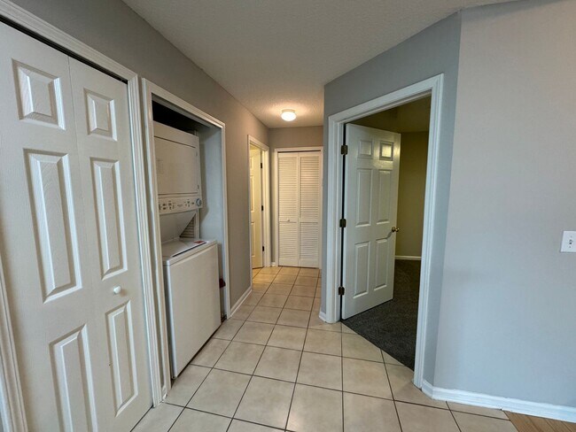 Building Photo - Move In Special! 1/2 Off 1st Months Rent