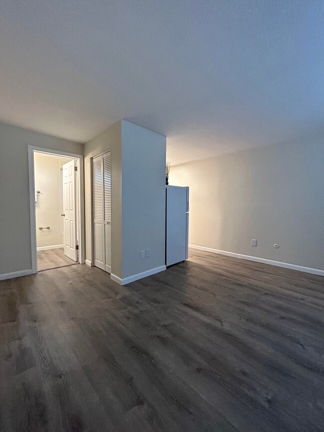 Building Photo - 469 Westfield St