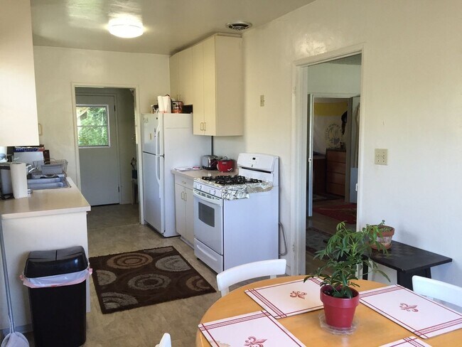 Building Photo - 341 Foothill Blvd