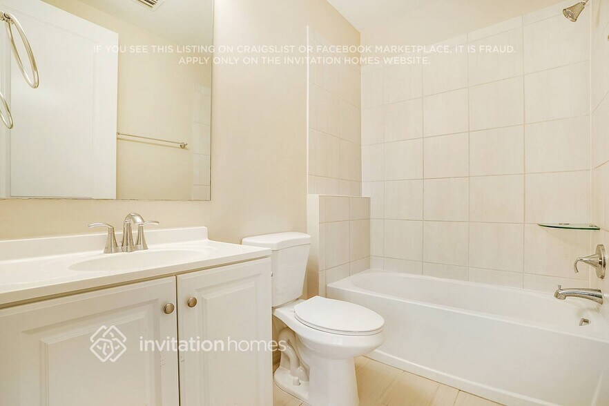 Building Photo - 11713 SW 13th Ct