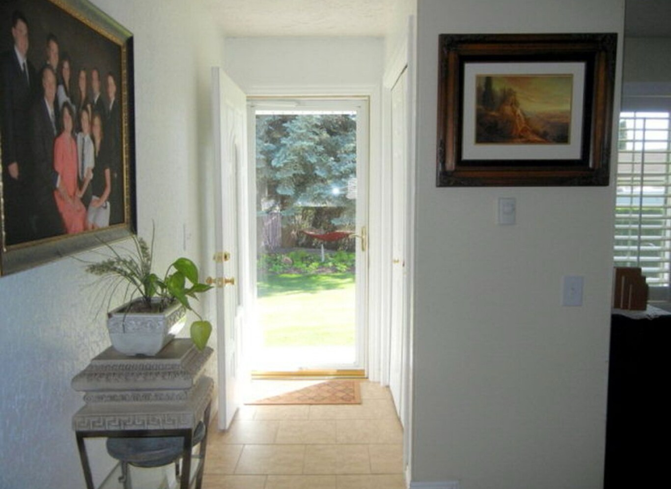 Building Photo - 2051 Hughes Dr