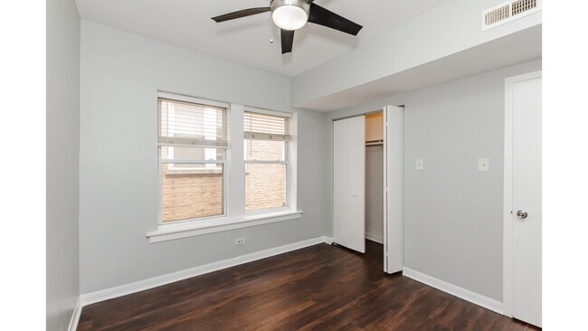 Building Photo - 4504 W Fullerton Ave