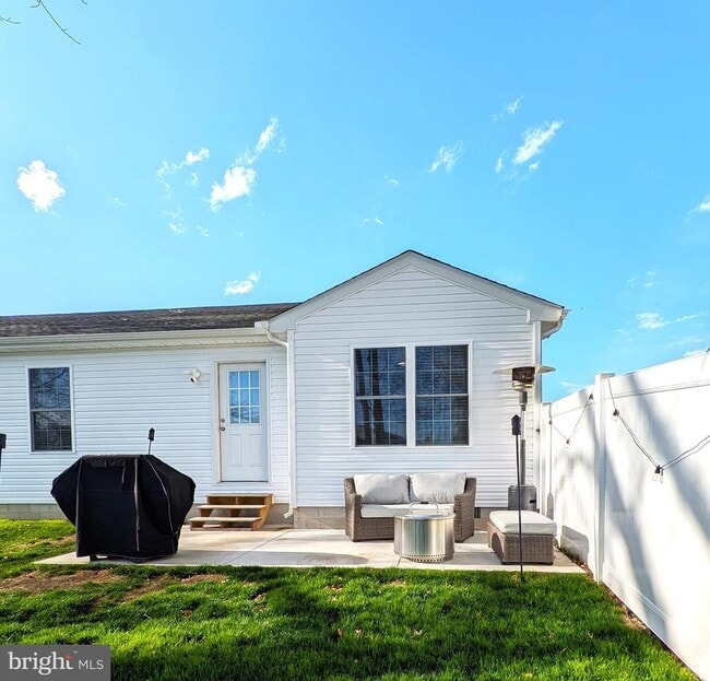 Building Photo - 1508 Hopkins Ave