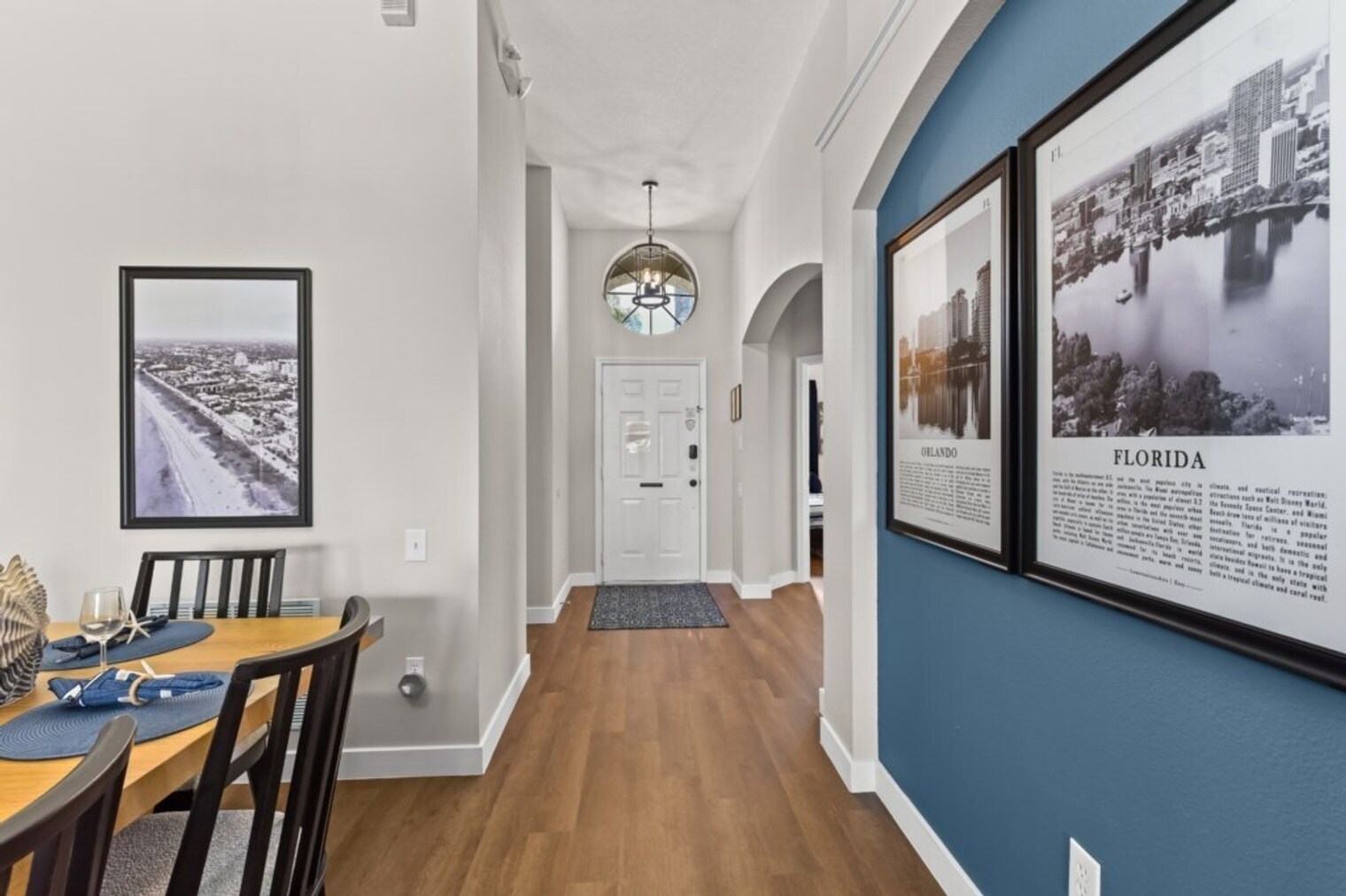 Building Photo - 8022 King Palm Cir