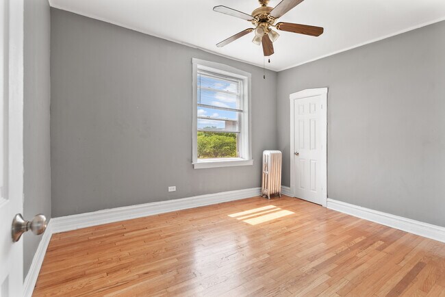 Building Photo - 340 S Homan Ave