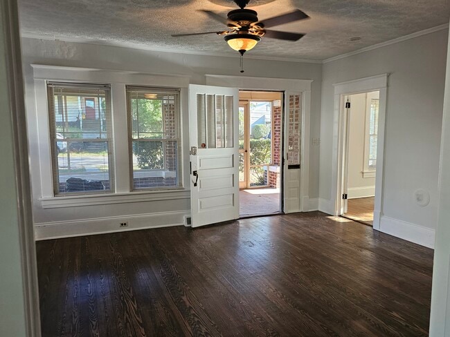 Building Photo - 920 N Church St