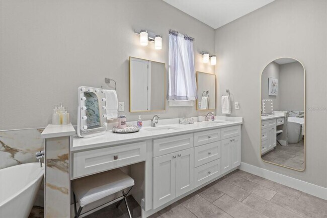 Building Photo - 279 Avalon Rd