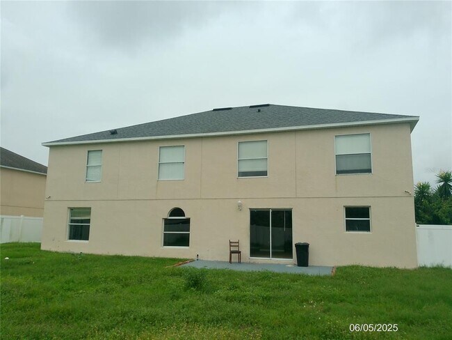 Building Photo - 200 Fish Hawk Dr