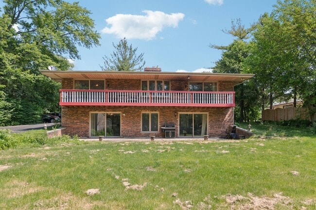 Building Photo - 13115 Maple Rd