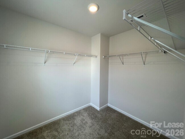 Building Photo - 208 Sagecroft Ln