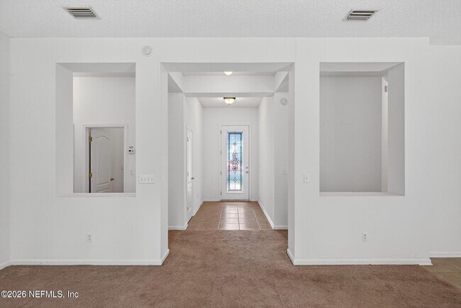 Building Photo - 872 Collinswood Dr W