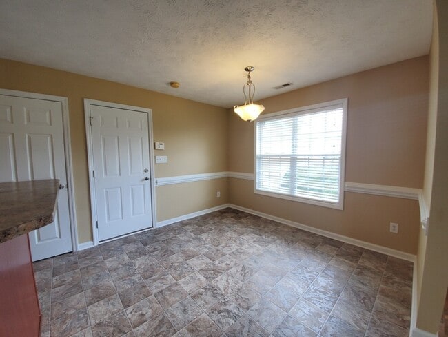 Building Photo - 102 Kennedy Dr