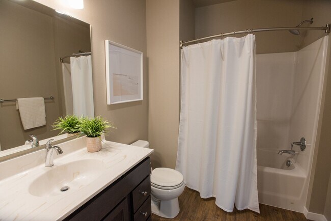 Building Photo - 2 Bedroom 2 Bath apartment, 1st floor but with elevated deck, unit 106, available 6/1/2026