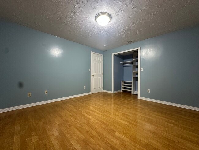 Building Photo - 3408 S Huntington Dr