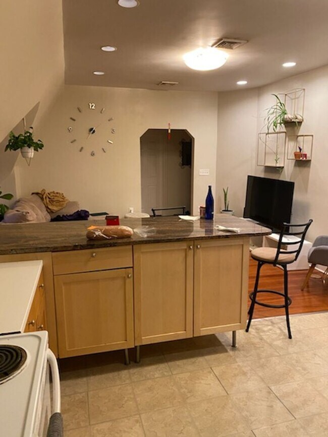 Building Photo - 345s