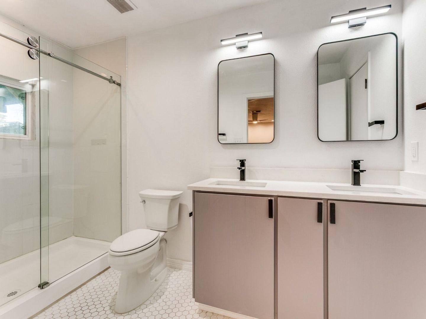 Building Photo - 12411 La Lira St