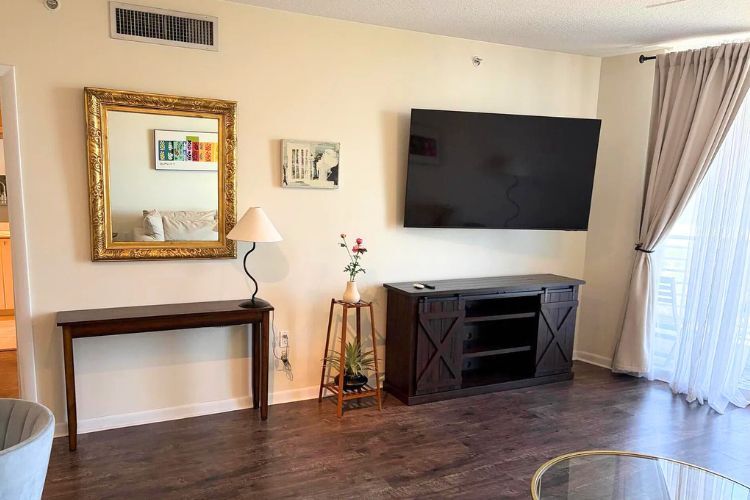 Building Photo - 1551 N Flagler Dr