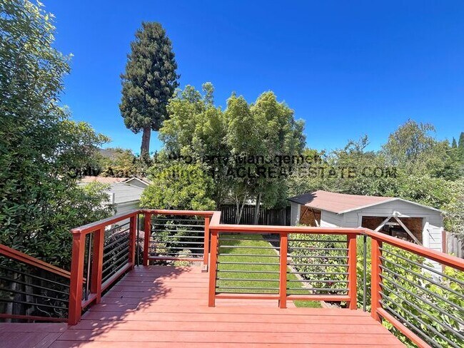 Building Photo - North Oakland Beauty – Modern Comfort Meet...