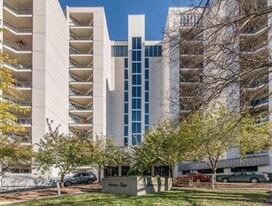 Building Photo - 900 19th Ave S