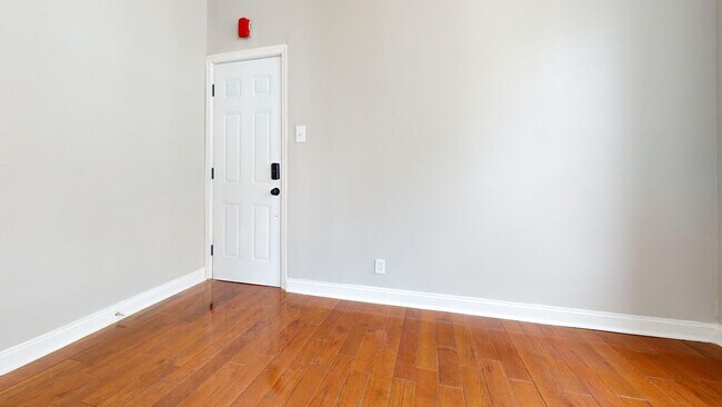 Building Photo - 831 N 63rd St