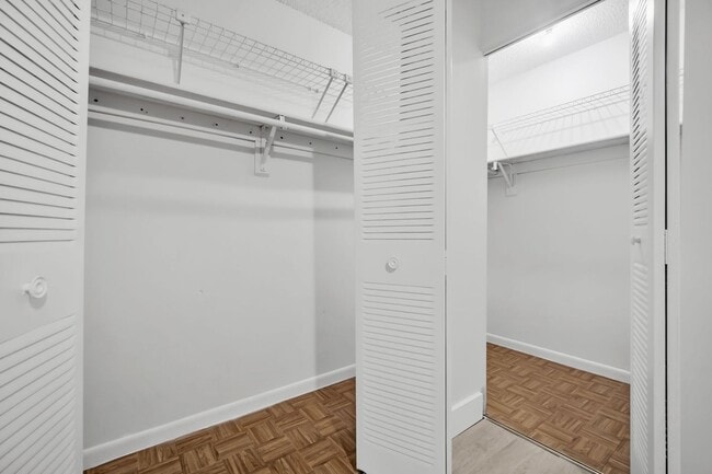 Building Photo - Charming 2BR Townhome with Private Patio – Ready for You!