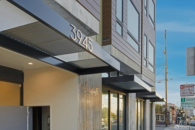 Building Photo - 3945 Judah St