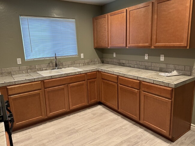 Building Photo - A Perfect Blend of Space & Convenience in This 3-Bedroom Charmer