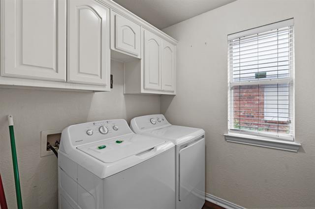 Building Photo - 3740 Regency Cir