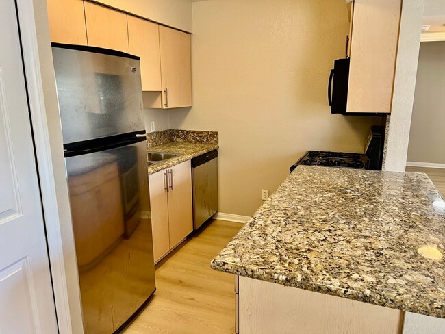 Building Photo - Nice 1 bedroom Condo