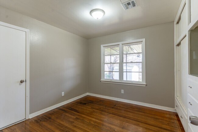 Building Photo - 3308 N Holman Ct