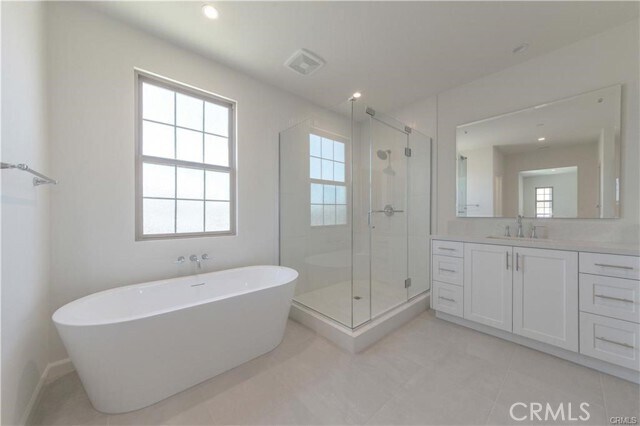 Building Photo - 113 Escala