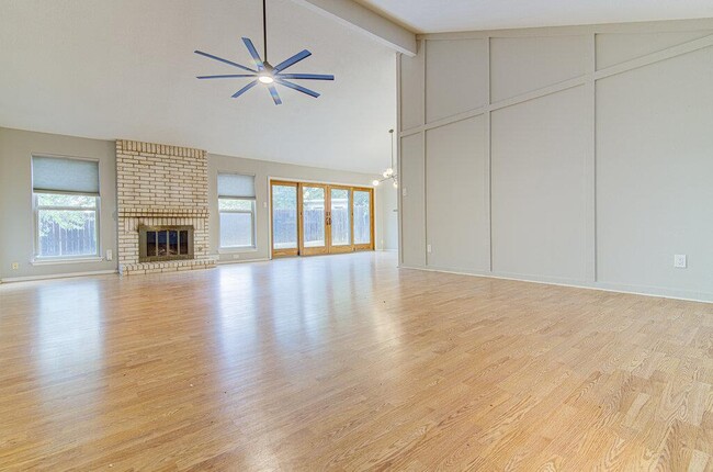 Building Photo - 11803 Hyacinth Dr