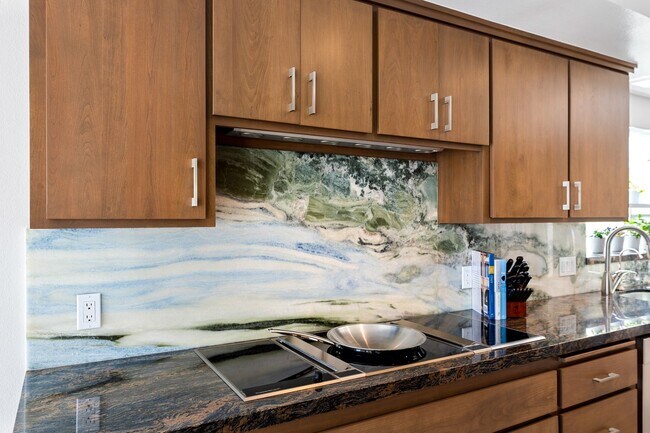 Building Photo - 3810WH - The Hemlock Hideaway | 4 Bed 2.5 ...