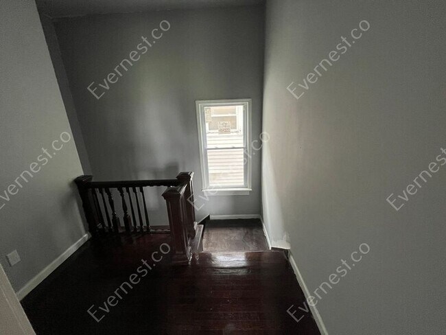 Building Photo - 291 Englewood St