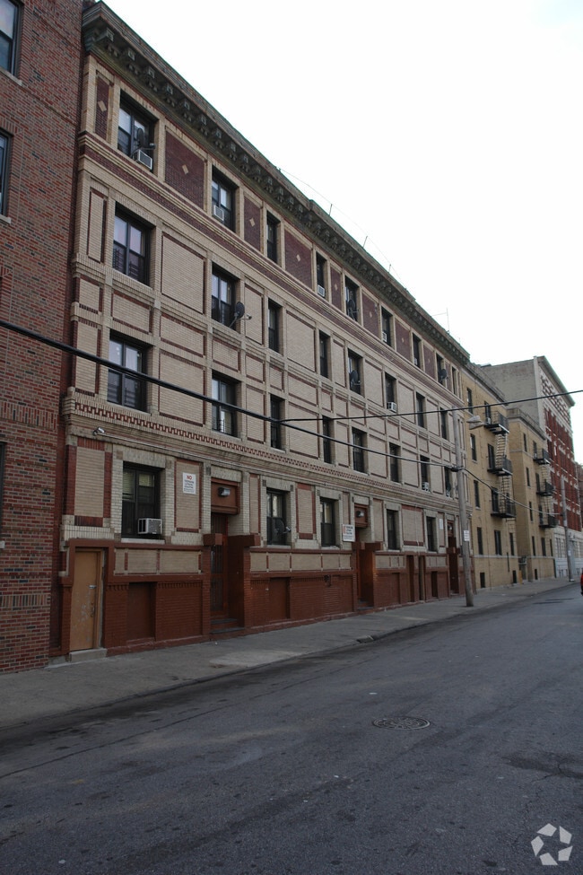 Building Photo - 76-82 Hamilton Avenue