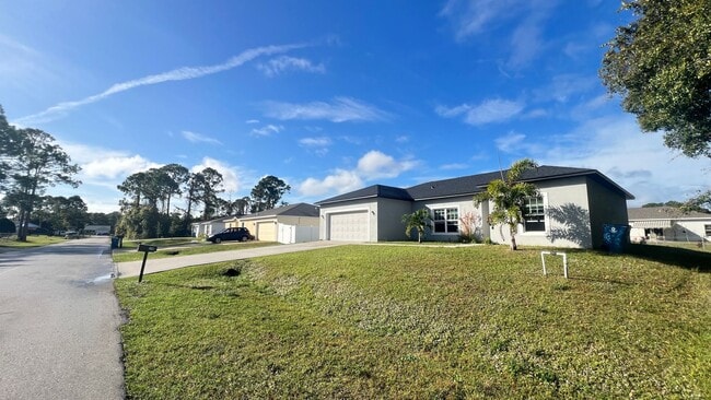 Building Photo - Incredible 3 Bedroom, 2 Bathroom Home in Palm Bay!!
