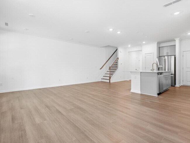 Building Photo - 214 Deercroft Dr