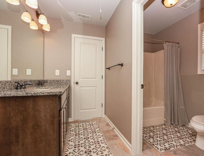 Building Photo - 4669 Sierra Creek Dr NE