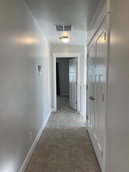 Building Photo - 293 W 590 N