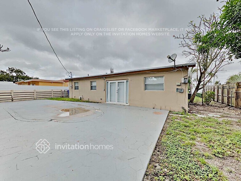 Building Photo - 6550 Coolidge St