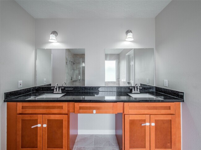 Building Photo - 13618 Woodspire Dr