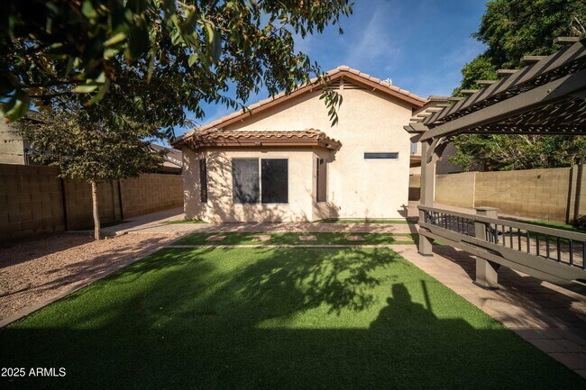 Building Photo - 11725 W Flanagan St