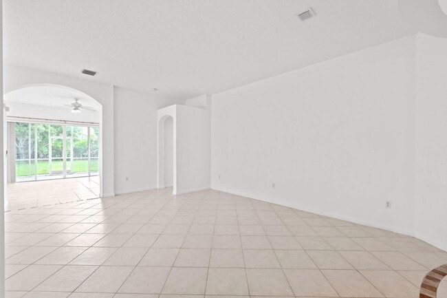 Building Photo - 2018 Reston Cir