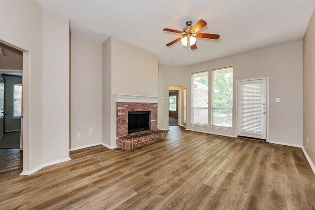 Building Photo - 1542 Reynolds St