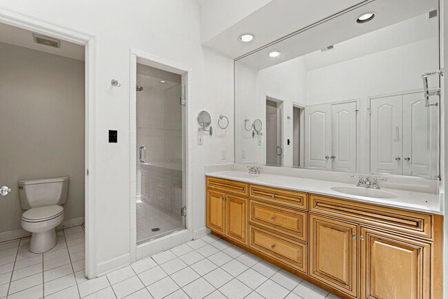 Building Photo - 7926 Long Ridge Ct