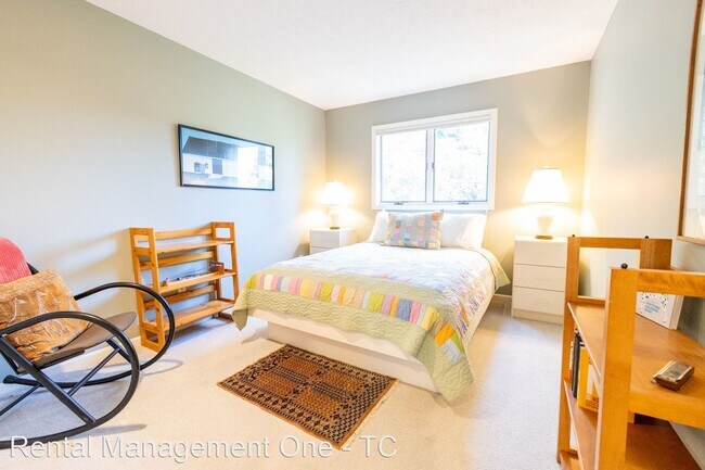 Building Photo - 2 br, 2 bath House - 6311 Ridge Drive, #23