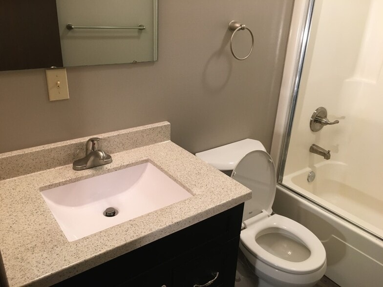 2nd Bath - 7421 Sharon-Mercer Rd
