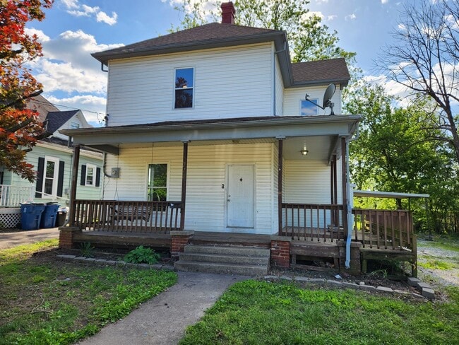 Primary Photo - Spacious 3-Bedroom, 2-Bathroom Home AVAILA...